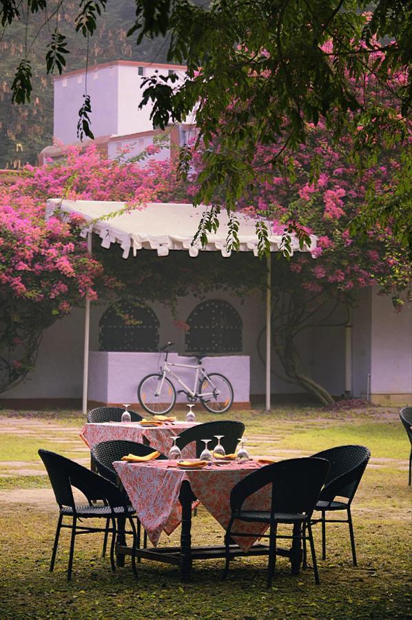 Mela Kothi - The Chambal Safari Lodge Bah Bagian luar foto