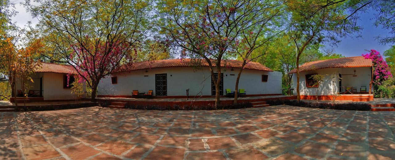 Mela Kothi - The Chambal Safari Lodge Bah Bagian luar foto